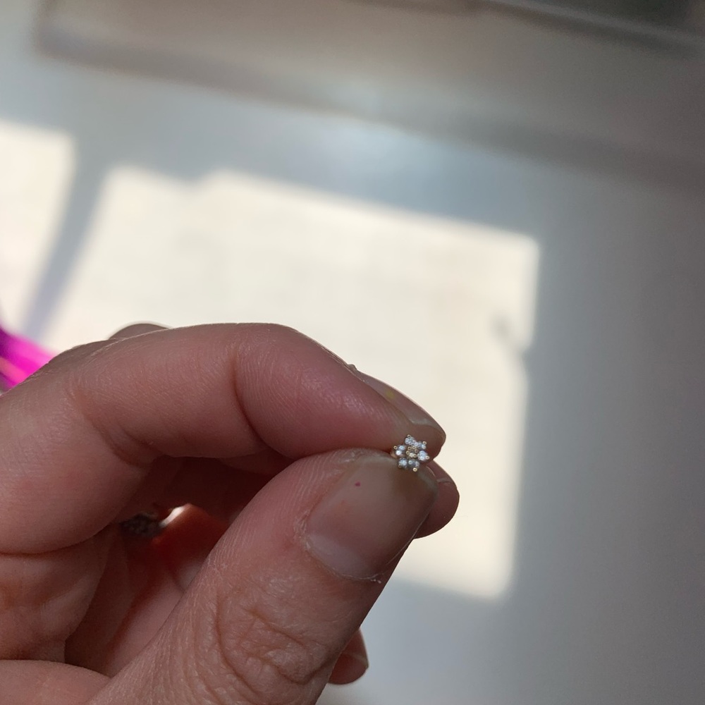 MARIA TASH 3mm Diamond Flower Threaded Stud